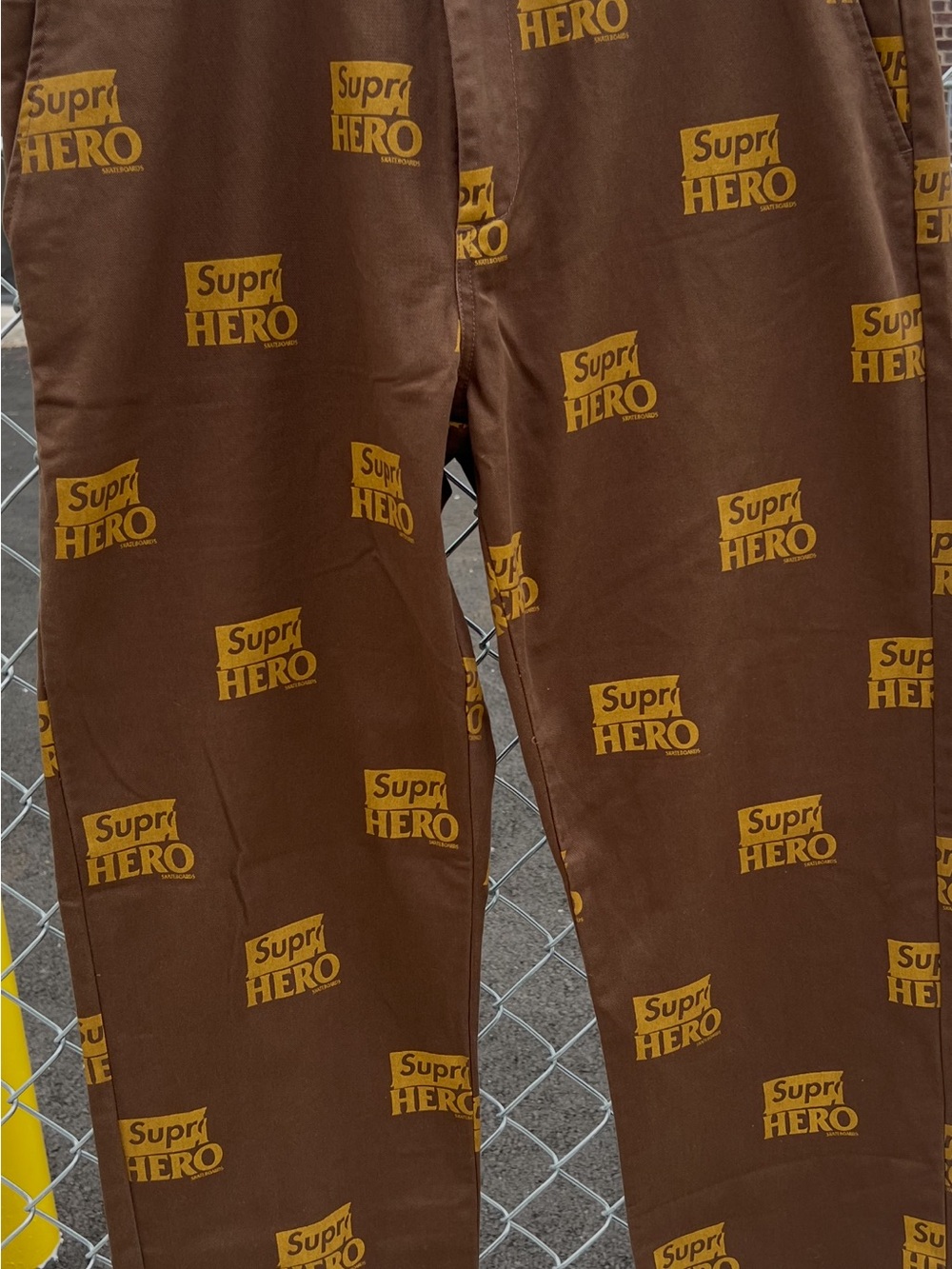 Supreme/ANTIHERO Work Pant - spring/summer 2022 Work Pant Brown
Men's Size 36 - Picture 14 of 14